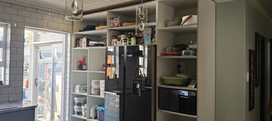 3 Bedroom Property for Sale in Uitsig Western Cape